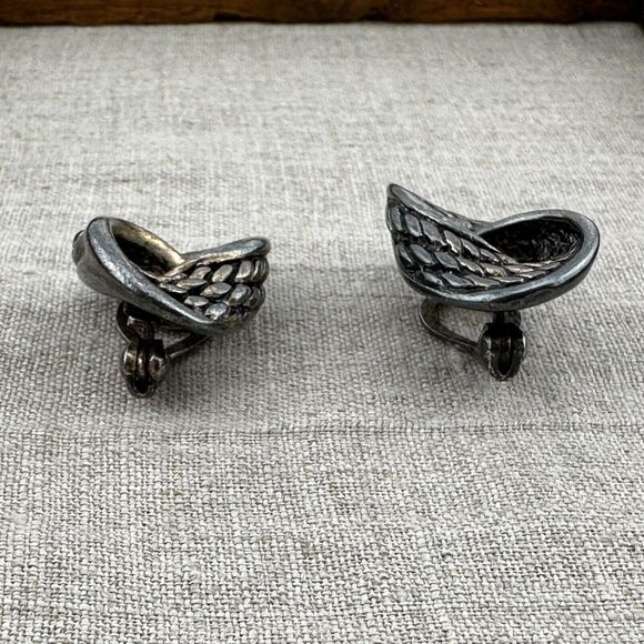 Vintage Premier Designs Knot Clip on Earrings Antique Silver Tone 2002 Catalog - Picture 6 of 8